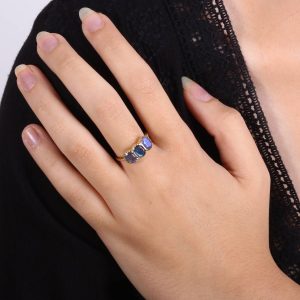 טבעת בסגנון ארט דקו בשיבוץ 3 אבני לברדורייט
